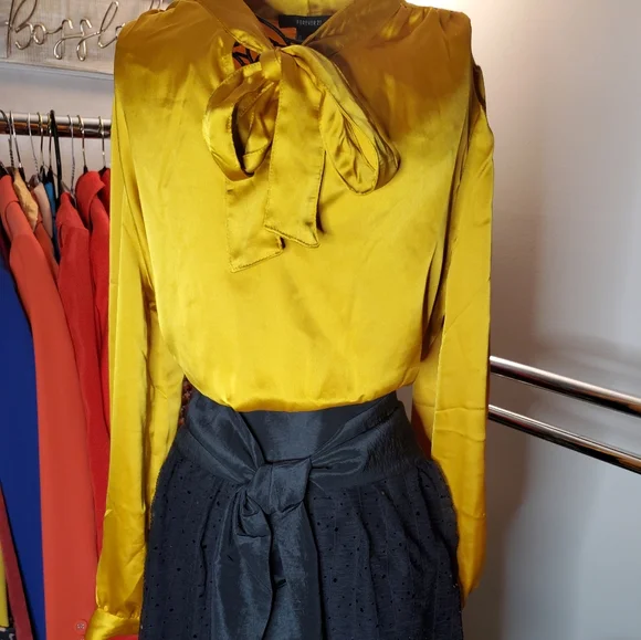 Blouse and skirt - Picture 1 of 2